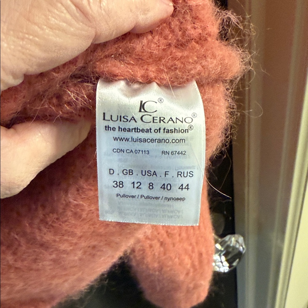 Luisa Cerano clay colored luxurious alpaca V-Neck Sweater - Picture 3 of 3